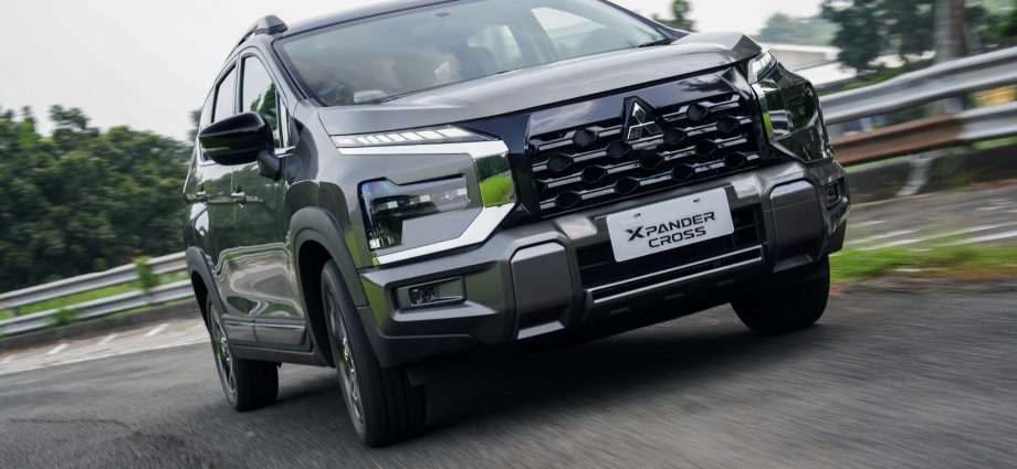 Mitsubishi Hadirkan Wajah Baru Xpander dan Xpander Cross di Indonesia