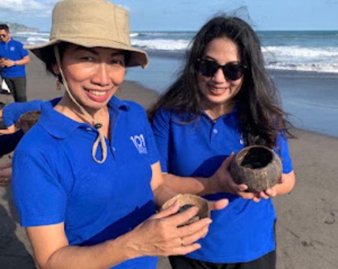 1O1 STYLE Yogyakarta Malioboro dan Fourkey Yogyakarta Gelar Pelepasan Tukik di Hari Bumi 2025