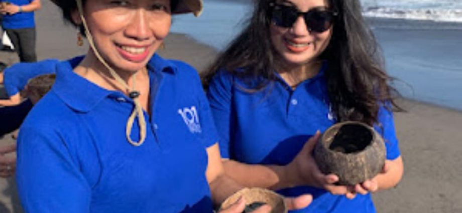 1O1 STYLE Yogyakarta Malioboro dan Fourkey Yogyakarta Gelar Pelepasan Tukik di Hari Bumi 2025