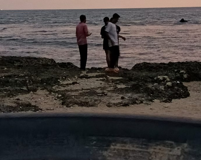 Pesona Tersembunyi Pantai Pal Anyer: Surga Pasir Putih, Ombak Memukau dan Karang yang Wajib Anda Jelajahi!