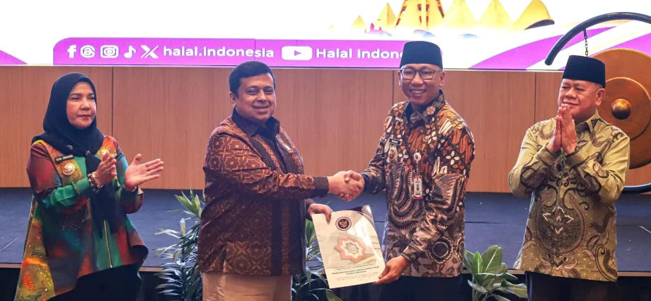 Kepala BPJPH dan Gubernur Lampung Tandatangani Komitmen Bersama Fasilitasi Sertifikasi Halal