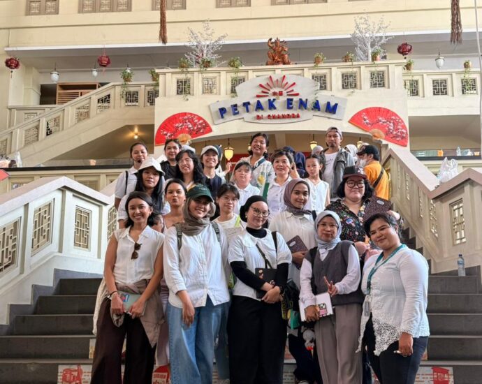 1O1 Travel Sketch Gandeng Dinda Puspitasari, Hidupkan Eksplorasi Budaya Glodok Lewat Sketsa dan Cerita