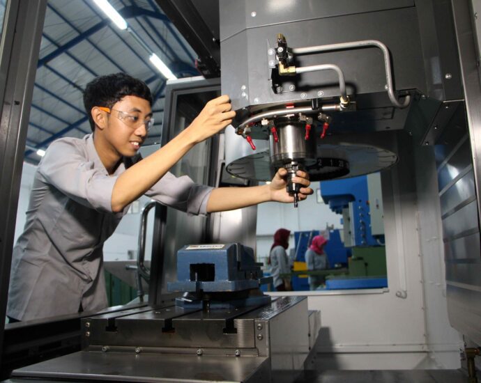 Adopsi Sistem Swiss, Kemenperin Perkuat Praktik Kerja Industri Vokasi