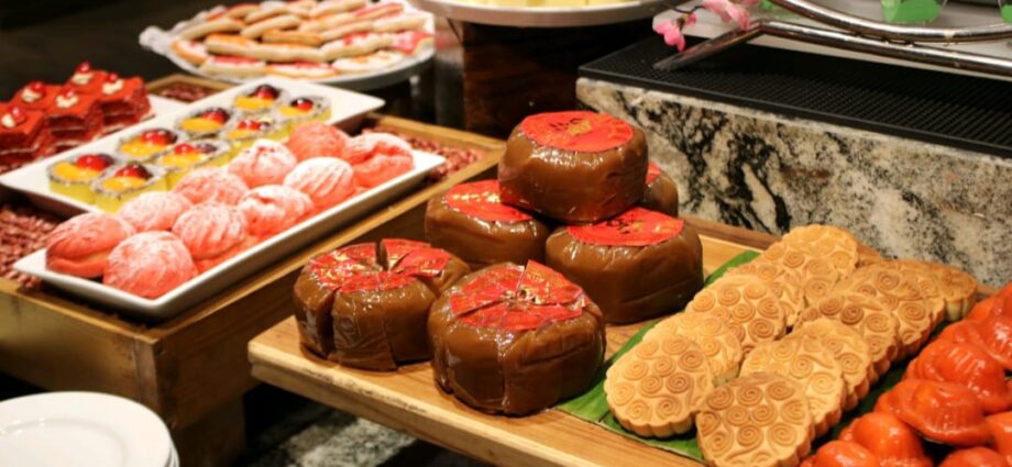 Sambut Kejayaan Kuda Api: Perjamuan Malam Imlek Eksklusif di Luminor Pecenongan