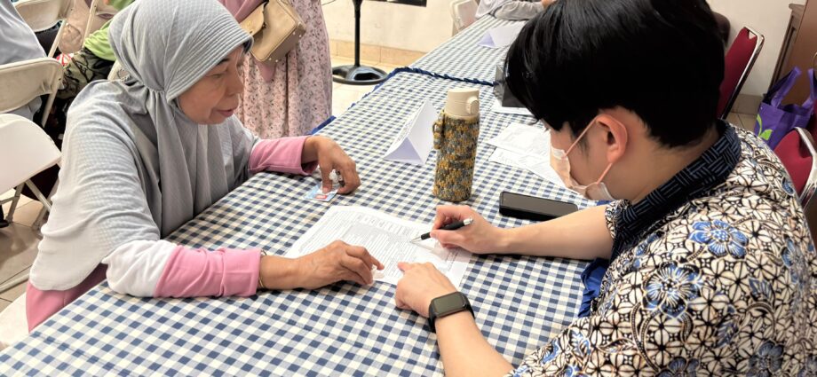 Sinergi Sehat: Cara WHHG dan Puskesmas Kelapa Gading Manjakan Warga Senior