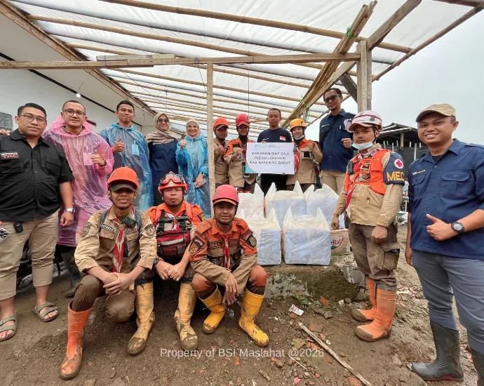 BSI Maslahat Hadir di Tengah Operasi Evakuasi Longsor Bandung Barat