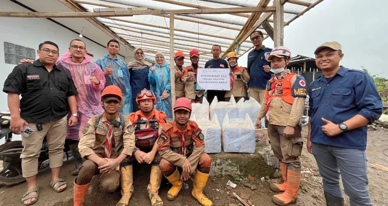 BSI Maslahat Hadir di Tengah Operasi Evakuasi Longsor Bandung Barat