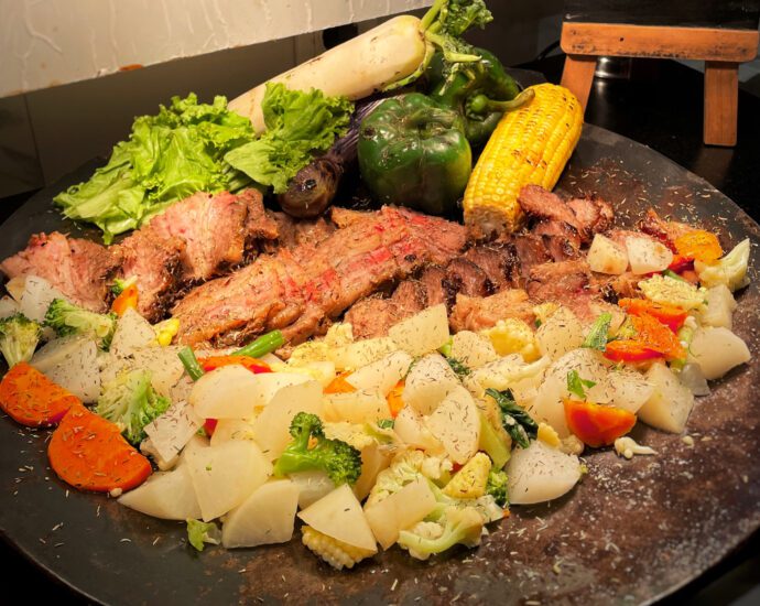 Buffet Iftar Nusantara & Mediterranean Terbaik dengan Grand Prize Smart TV 43 Inci