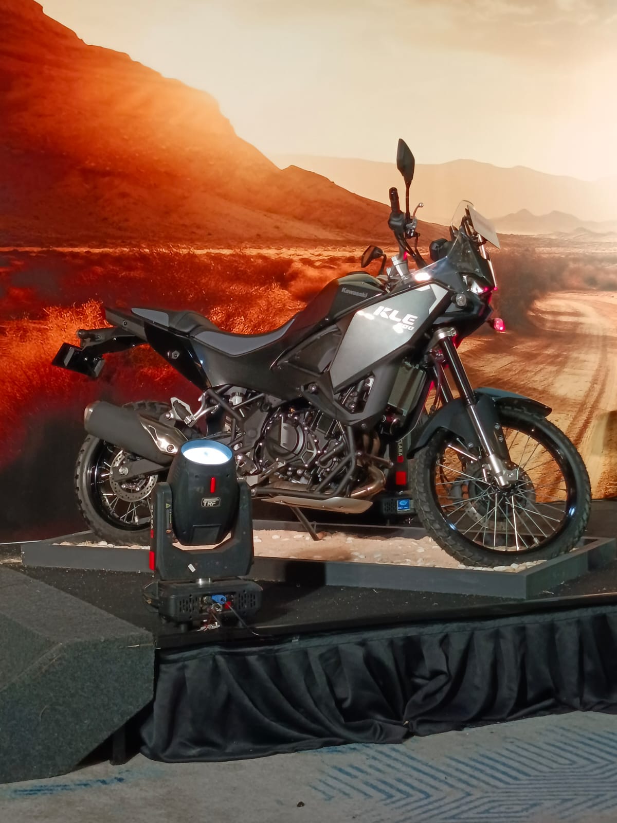 Kawasaki Rear Rally Tank DNA Rally Paris-Dakar : Bedah Spesifikasi Kawasaki KLE500 2026