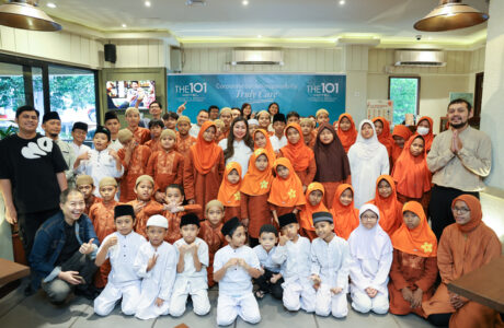 Bukan Sekadar Buka Puasa: Intip Hangatnya Santunan Anak Yatim di THE 1O1 Jakarta Sedayu Darmawangsa