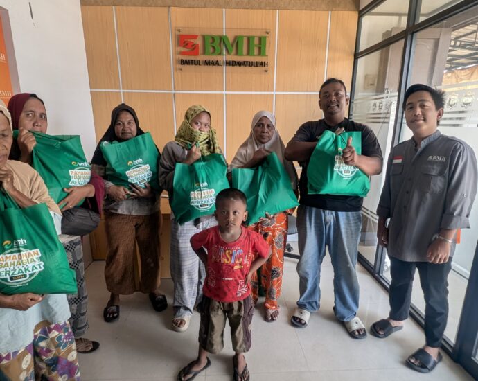 BMH Dan YBM PLN Santuni Guru Rumah Qur'an