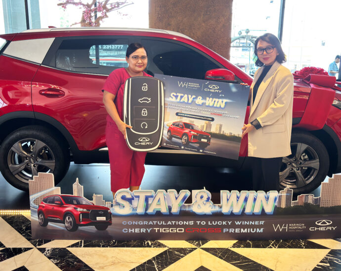 Waringin Hospitality Serahkan 1 Unit Chery Tiggo Cross Premium kepada Pemenang Stay & Win