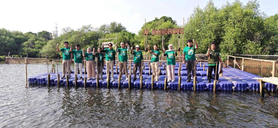 Sinergi Lintas Generasi: Saat Teknologi dan Kepedulian Lingkungan Bertemu di Mangrove Angke
