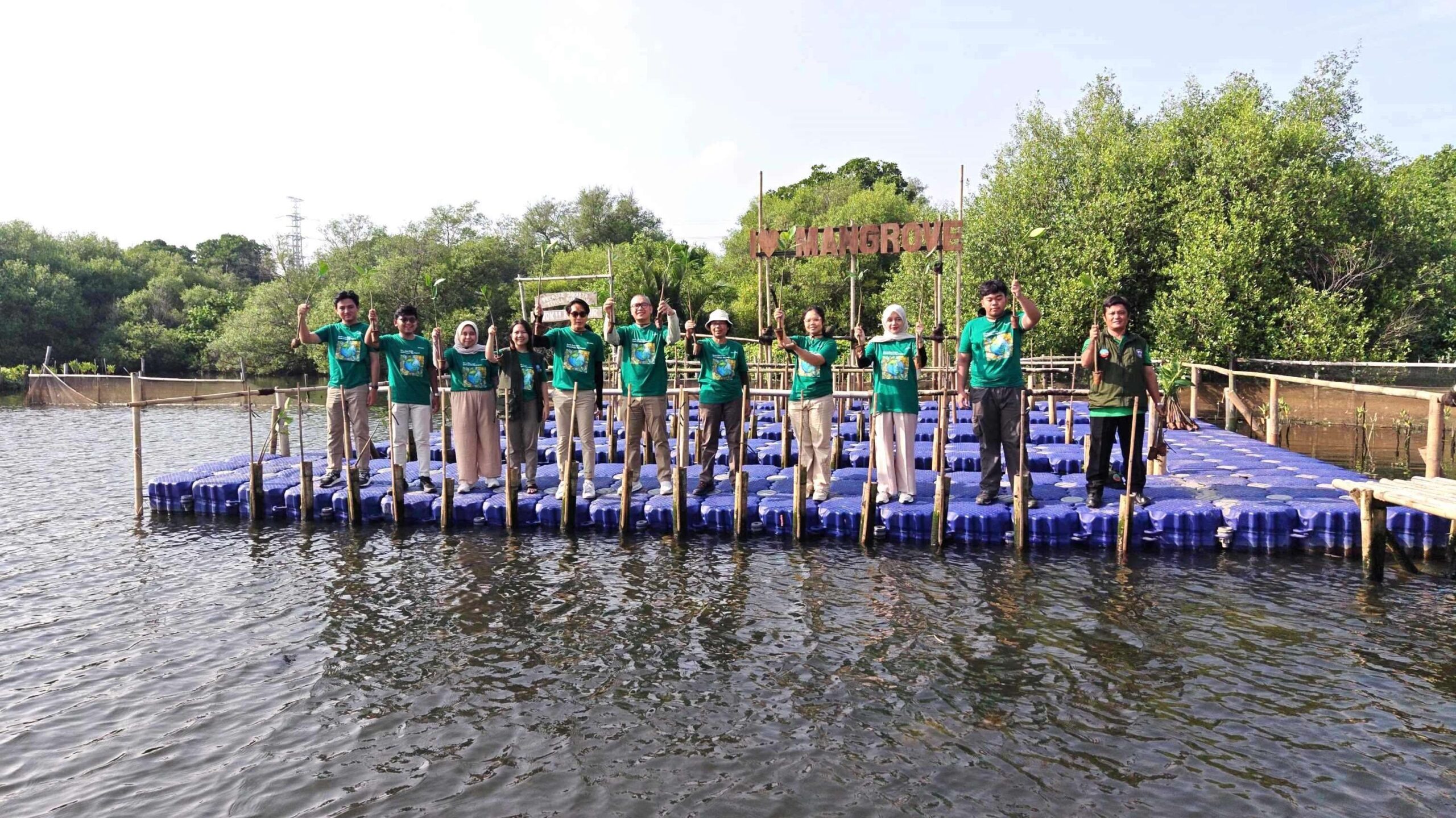 Sinergi Lintas Generasi: Saat Teknologi dan Kepedulian Lingkungan Bertemu di Mangrove Angke