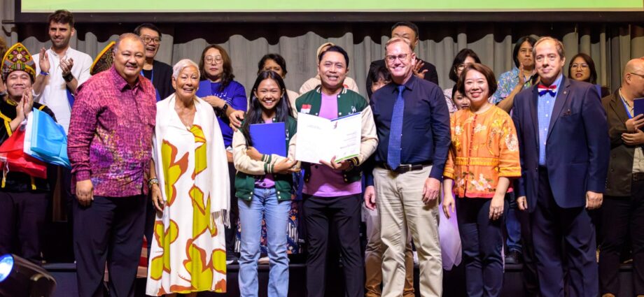 Juara Dunia Asal Klaten Kembali ke World Choir Games Vocalista Angels akan dilepas secara resmi di Pendopo Kabupaten Klaten pada 2 Agustus 2026 sebelum mewakili Indonesia di World Choir Games 2026 di Helsingborg, Swedia