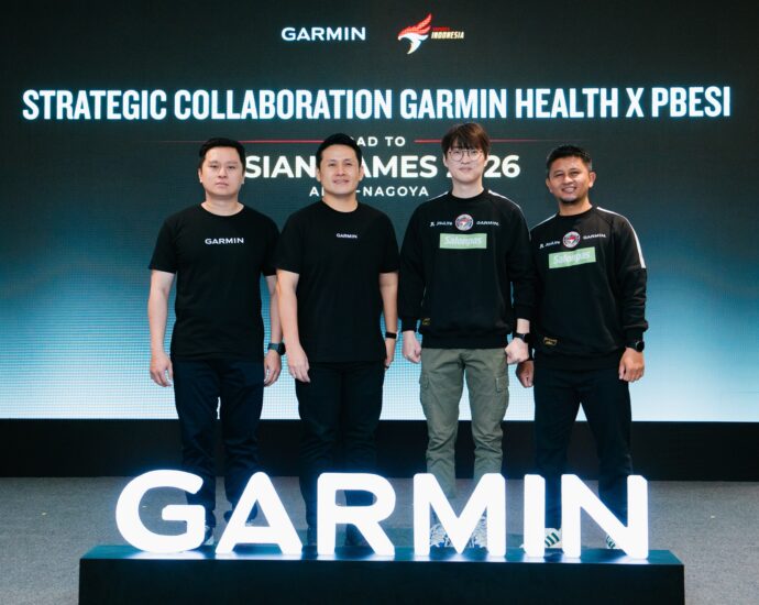 Kiri-Kanan David Hartono Garmin Health Indonesia Business Development Manager Rian Krisna Garmin Indonesia Marcomm Manager Richard Permana Head Coach dan Herdiansyah Agus Strength and Conditioni