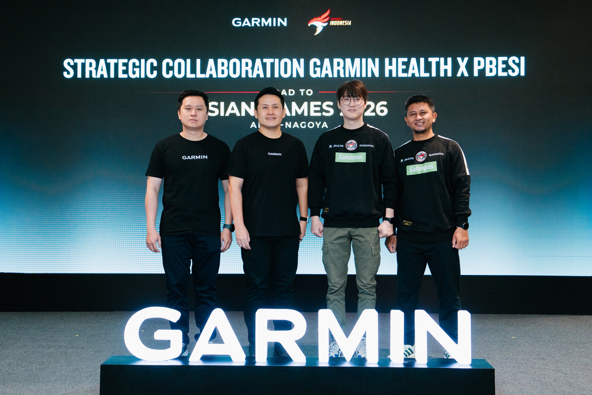Kiri-Kanan David Hartono Garmin Health Indonesia Business Development Manager Rian Krisna Garmin Indonesia Marcomm Manager Richard Permana Head Coach dan Herdiansyah Agus Strength and Conditioni