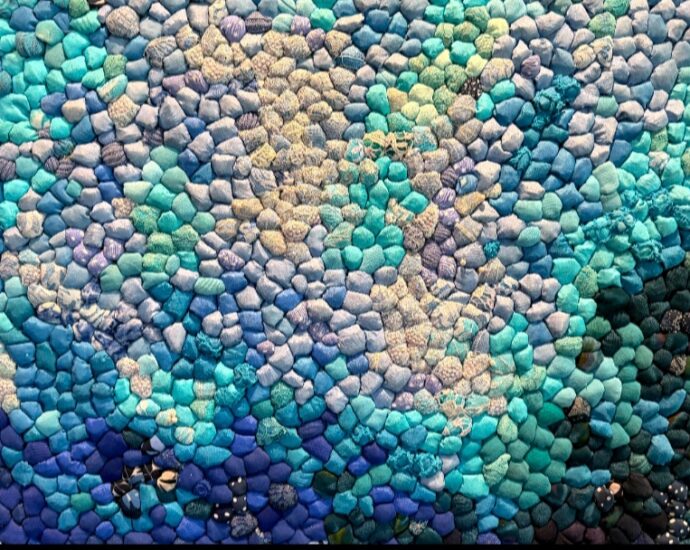 Seni Berbisik dalam Biru: Saat Kain Bekas Menjadi Oase Ketenangan di Sanur