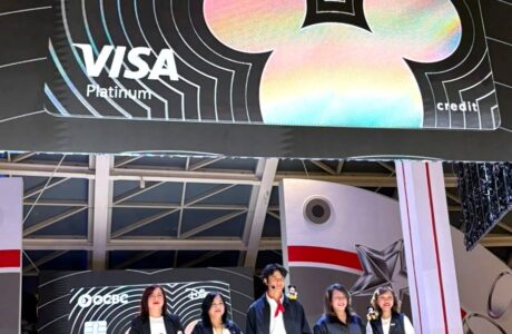 Menikmati Sensasi Gaya Hidup Premium Bersama OCBC Nyala Platinum Mickey Mouse
