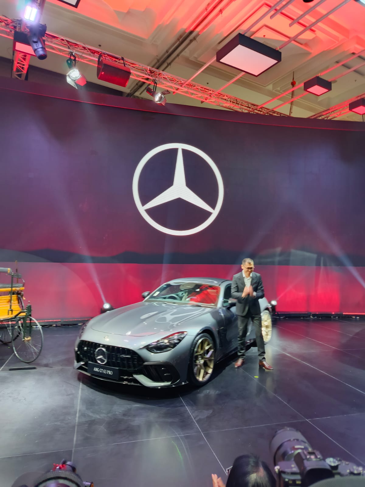 Evolusi Tanpa Batas: Mengapa Mercedes-Benz C-Class Terbaru Tetap Jadi Raja di Kelasnya